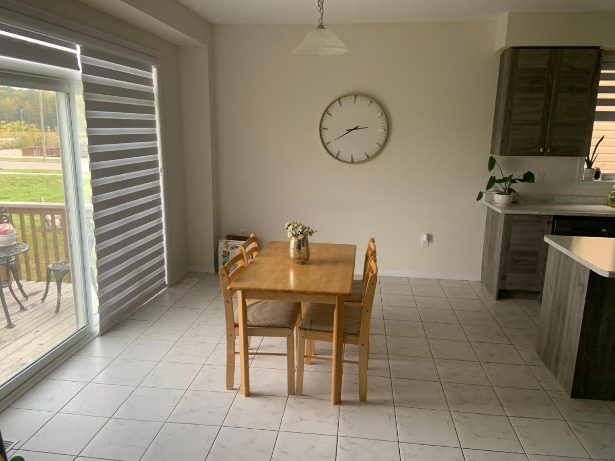 Niagara- Beautiful Cozy Sunfilled Big Complete House Minutes Drive From Falls Villa Thorold Exterior photo
